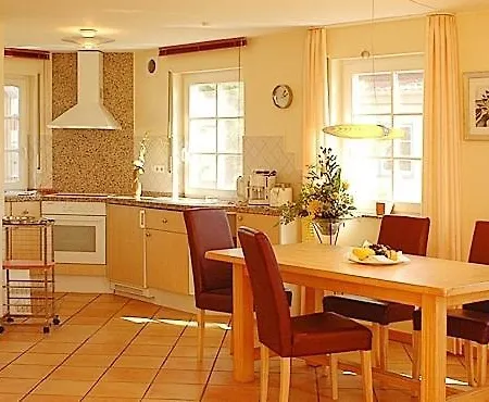 فندق Fuerst Jaromar ثيسو