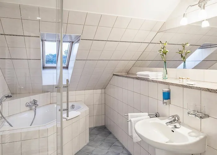 Fuerst Jaromar 4* Тиссов